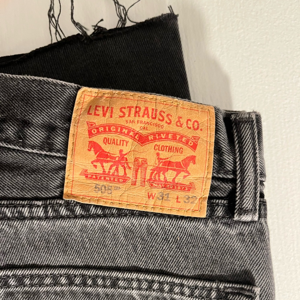 SOLD Levi’s 505 jeans